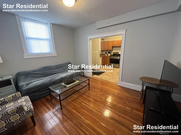 14-16 Hamilton Rd #A, Brookline, MA 02446