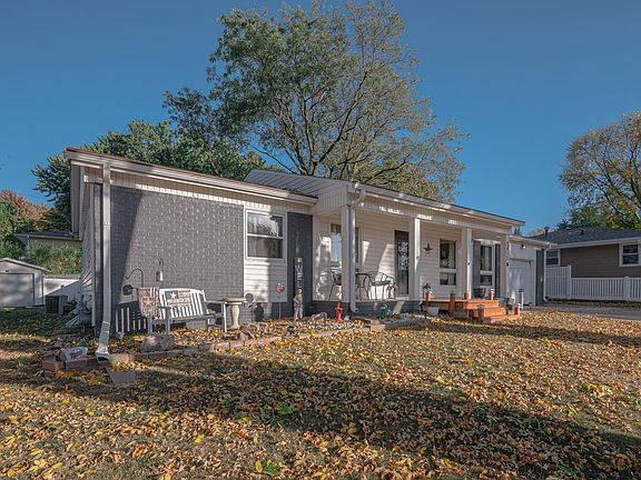3rd image of 2612 S Lyons St