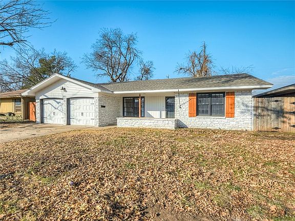 2nd image of 2113 Carlton Way