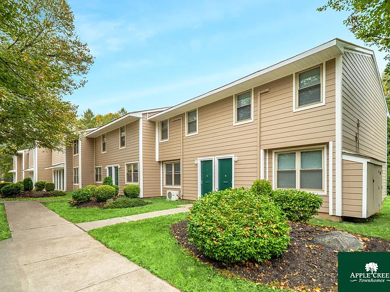 Apple Creek Townhomes — Photo 25
