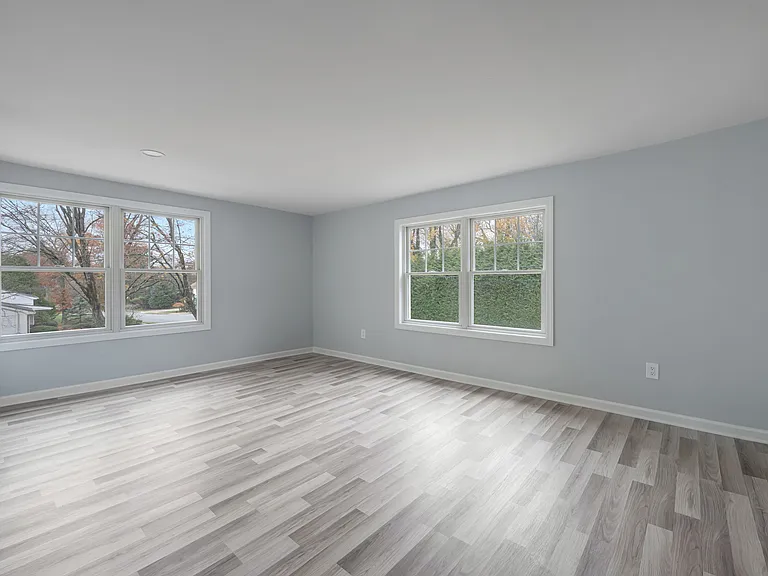 684 Closter Dock Rd — Photo 31