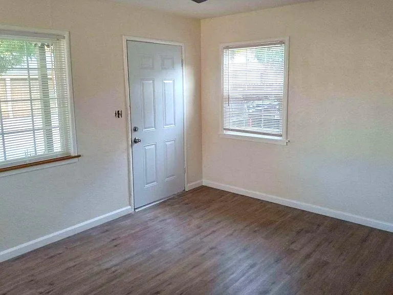 234 Corson Ave — Photo 5