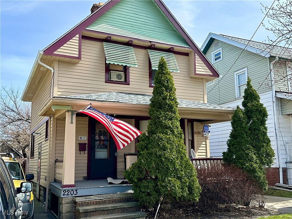 1st image of 2203 W 105th St