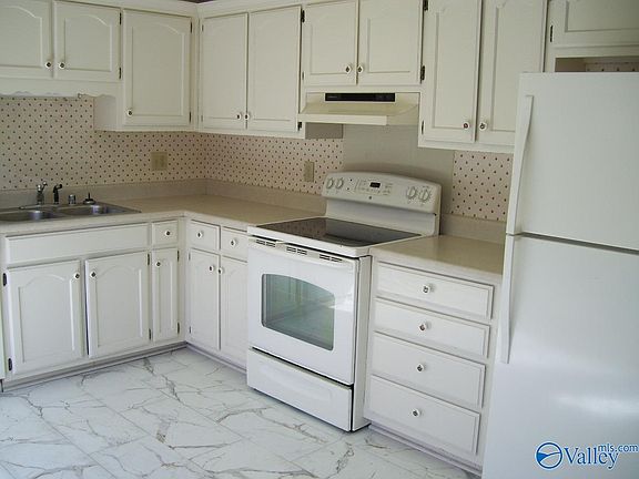 5th image of 425 Autumnwood Dr SW