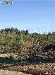 2nd image of 303 Coma Rd