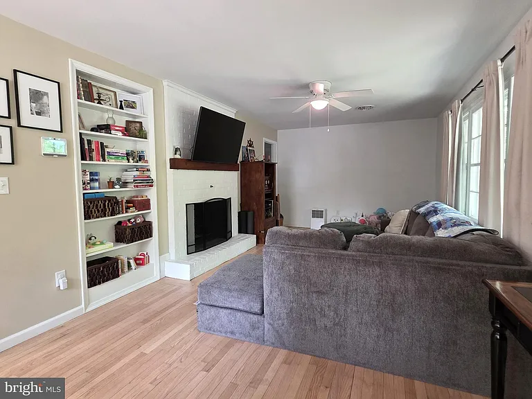 4 Carolee Dr — Photo 7
