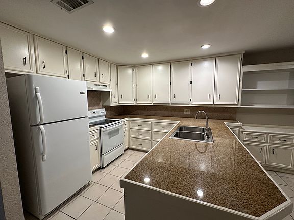 4th image of 4709 N 6th St