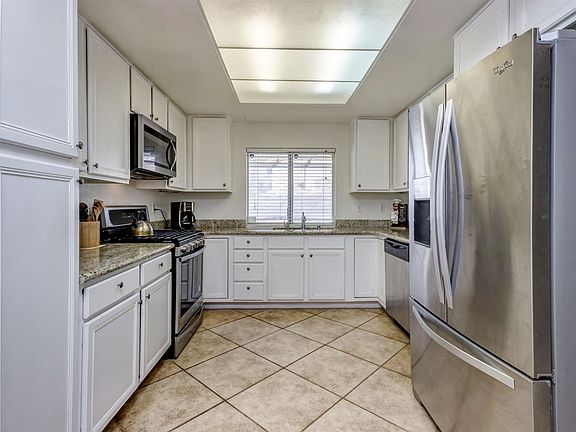 2nd image of 69712 Willow Ln