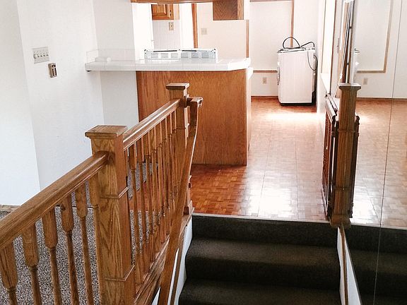 5th image of 311 1/2 N Winnipeg Pl