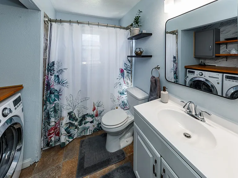 623 Catalina Dr — Photo 12