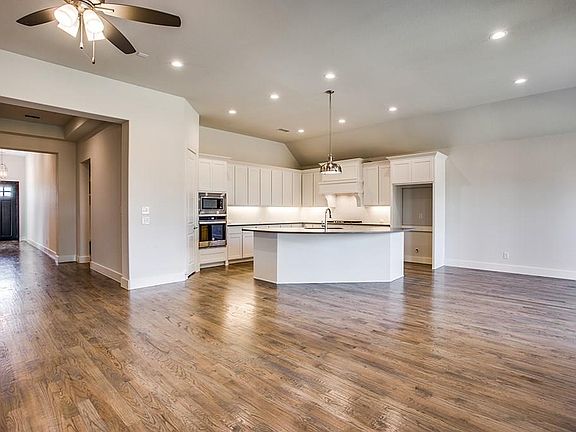 5th image of 3000 Orleans Dr
