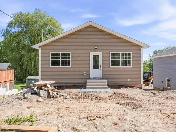 32 Willow St #Ws-1, Hantsport, NS B0P 1P0
