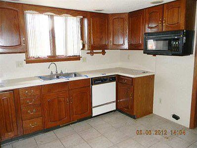 3rd image of 9207 W Tulip Tree Dr