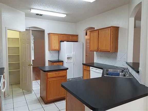 2nd image of 712 Bill Shaw Dr