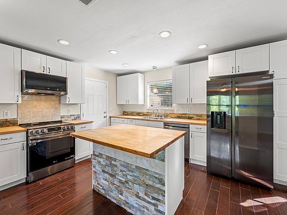 5th image of 101 Fawn Valley Ln