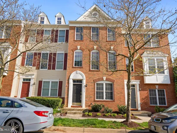 42812 Smallwood Ter, Chantilly, VA 20152