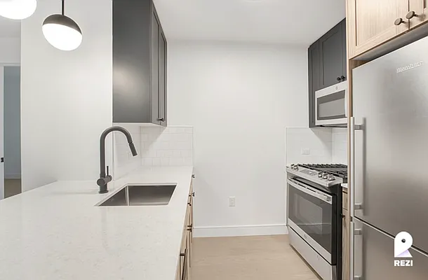 Rented by REZI | media 2