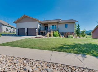 1821 Country Oaks Ln, Spearfish, SD 57783