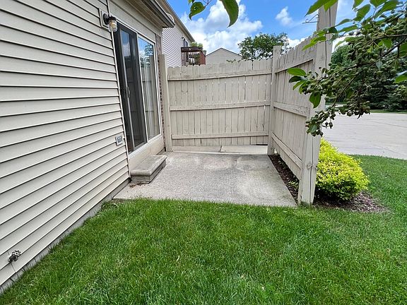 3rd image of 3392 Gingell Dr