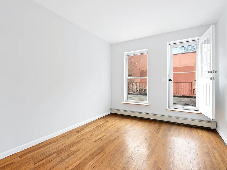 120 Smith St #1 — Photo 7