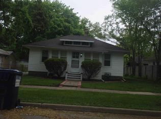 1019 W Grove Ave, Waukegan, IL 60085