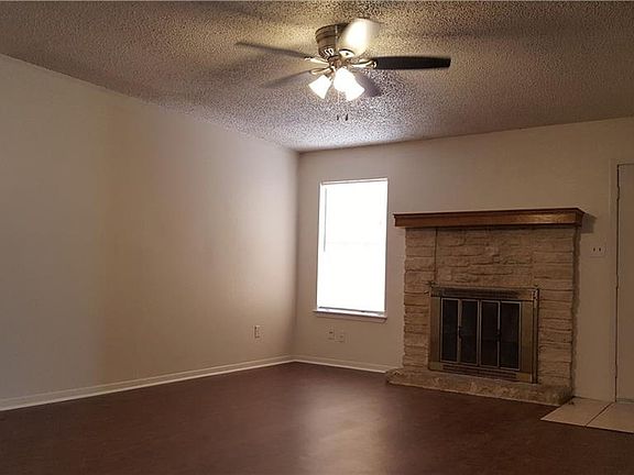 3rd image of 1008 Cushing Dr #B