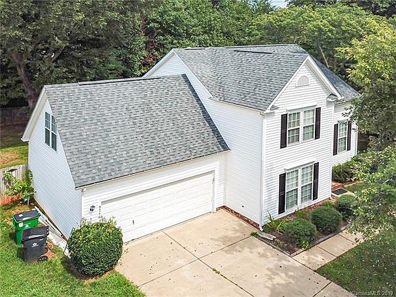 2nd image of 9716 Chestnut Glen Ct