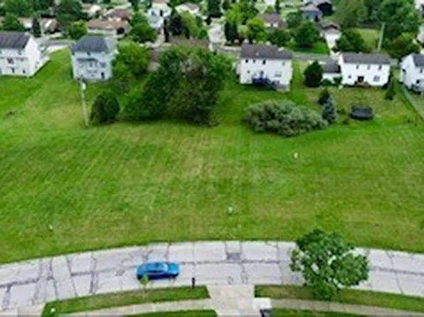 25686 Buckthorn Rd, Bedford, OH 44146