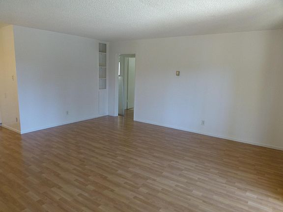 4th image of 833 5th St #101