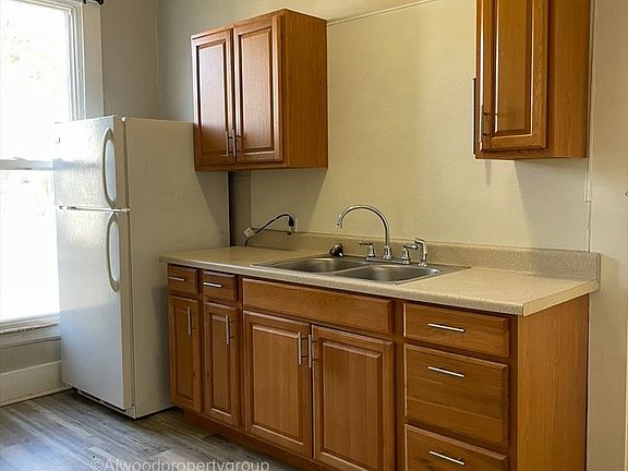 3rd image of 331 W Locust St #1