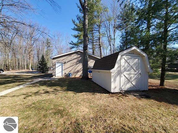 3rd image of 2108 W North Shore Dr
