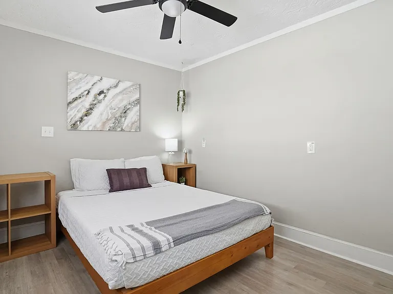 305 N Conrad Ave — Photo 30