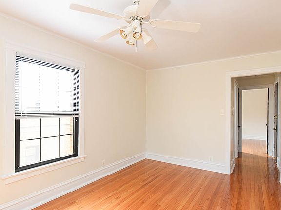 5th image of 2625 W Gunnison St #W3