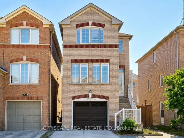 29 Centrepark Dr, Toronto, ON M6M 5K3