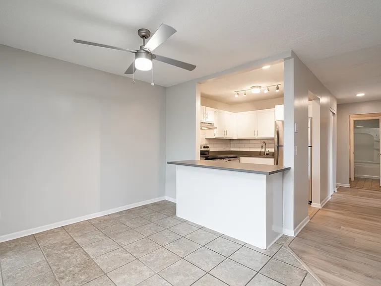 Greenwood Apartments — Photo 22