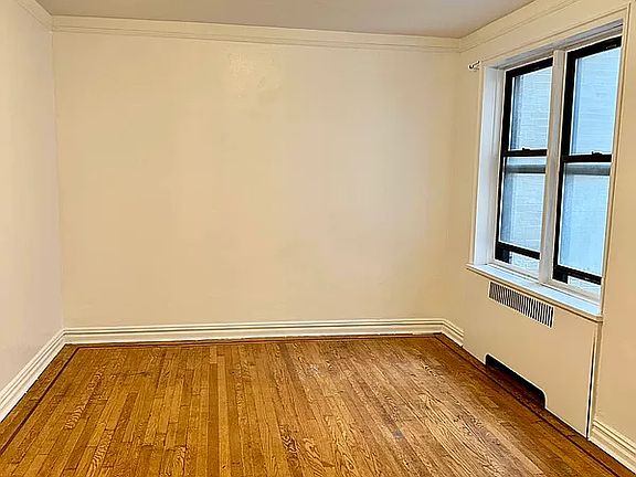 3rd image of 917 Sheridan Ave APT 4J