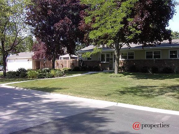 2nd image of 2565 Fontana Dr