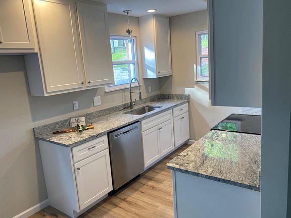 2nd image of 2751 Blackforest Dr