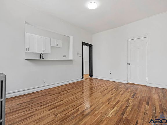 2nd image of 297A Pulaski St #3A