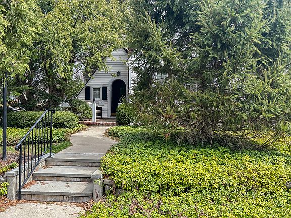 2nd image of 34 Pinewood Ave