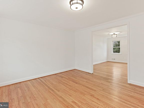 5th image of 1667 Hardwick Rd