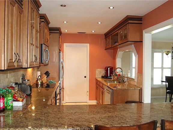 4th image of 2107 Jonathan Ln