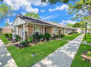 1102 W Tri Oaks Ln APT 102, Houston, TX 77043