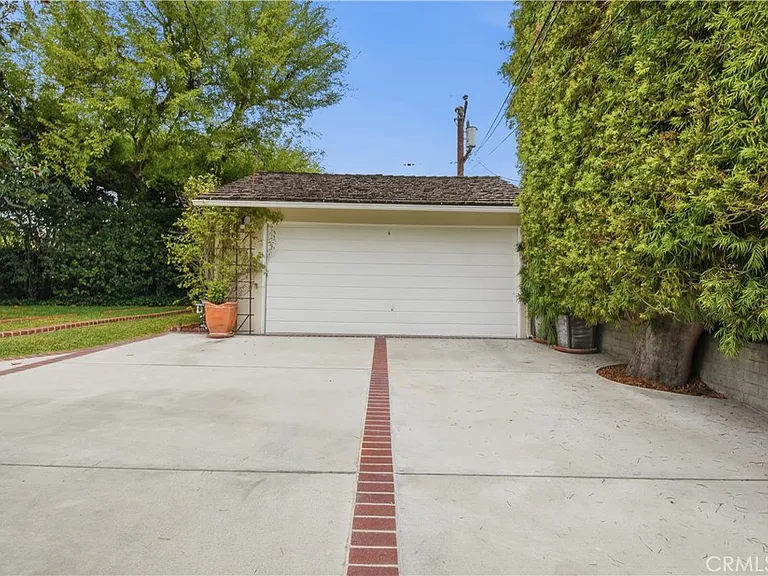 1536 Bradbury Rd — Photo 28