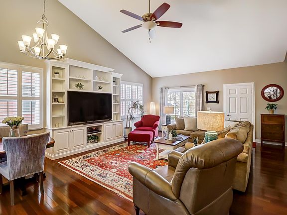 4th image of 6068 Willingford Ln #18