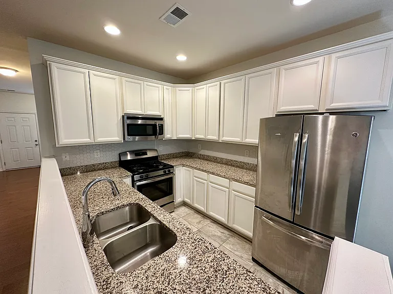 168 Limerick Rd #B — Photo 9