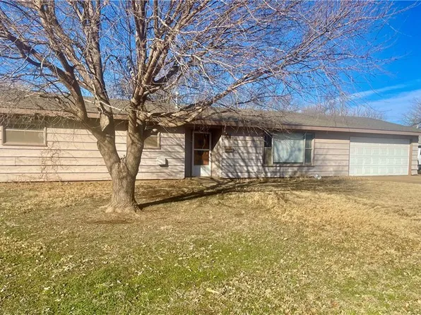 809 Sylvia St, Fairview, OK 73737