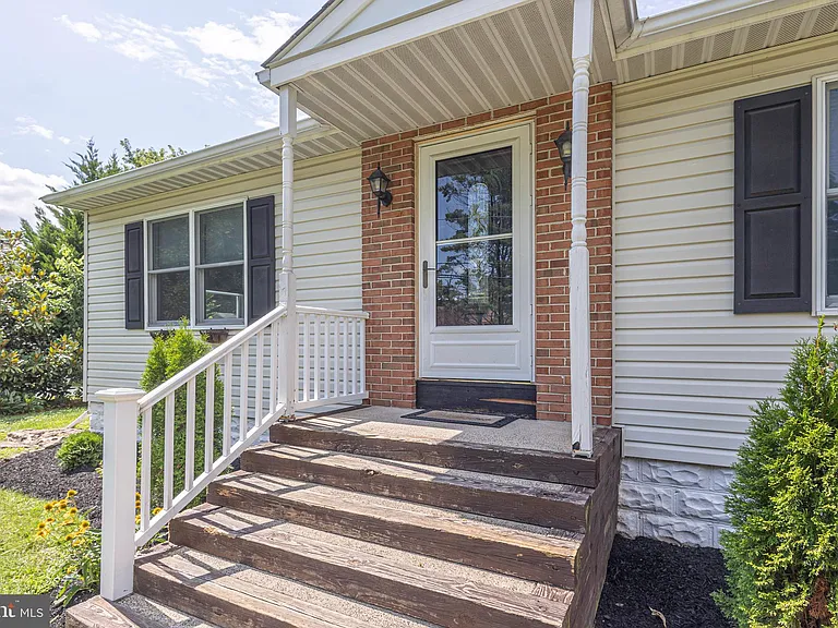 125 Richardson Rd — Photo 46
