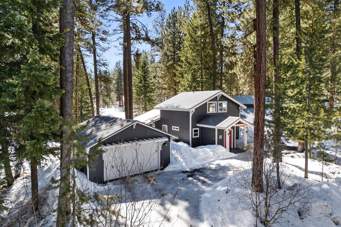 04-Aerial Front of home