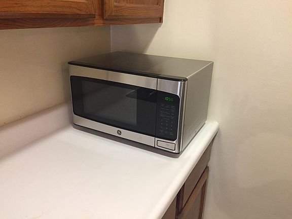4th image of 611 S Cloverdale Ave APT 205